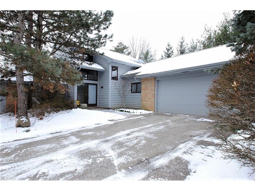 Welcome to 20 Kenwood Ct. (The Village) Beachwood 