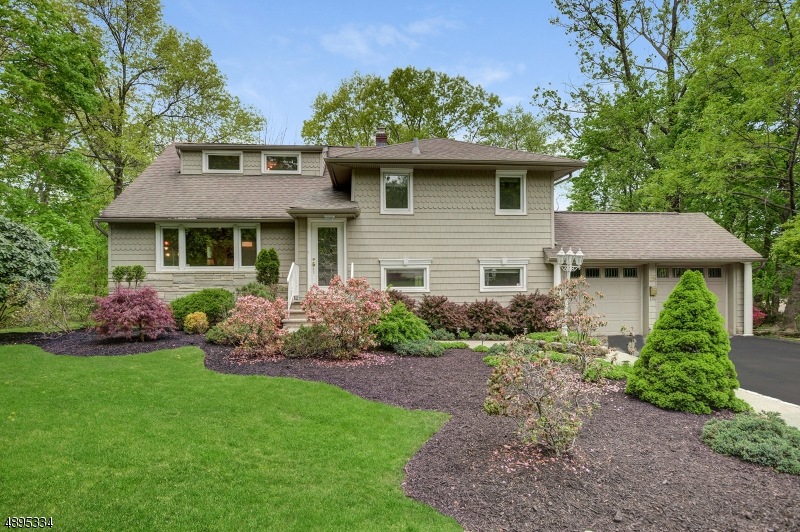 25 Orchard Ln, Livingston, NJ 07039 - photo 1