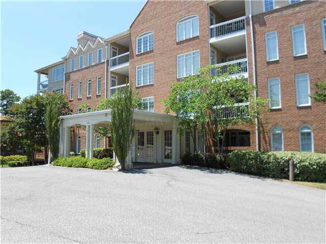 Elegant Terraces at Laurelwood provide an upscale 