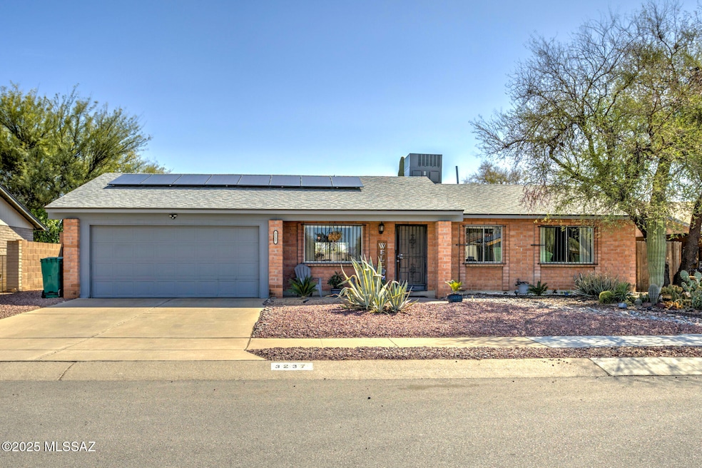 Welcome to 3237 W Bayleaf Dr