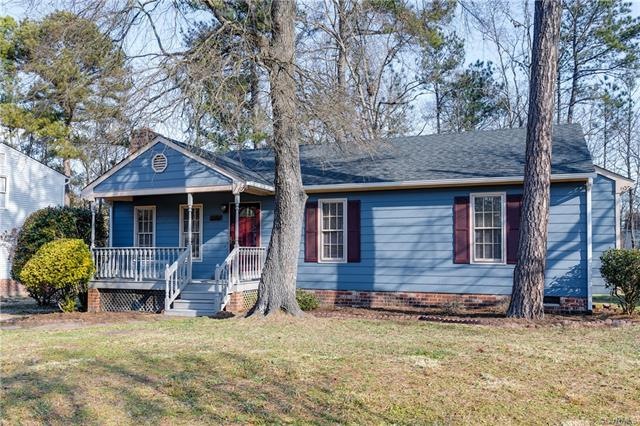 Charming home offers 3 bedrooms and two full baths