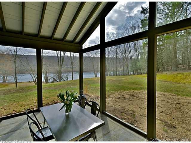 Screened in porch