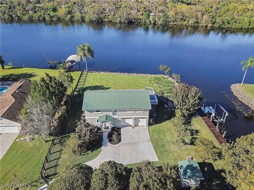 2-Story Home - Perfect for Annual Resident or Just