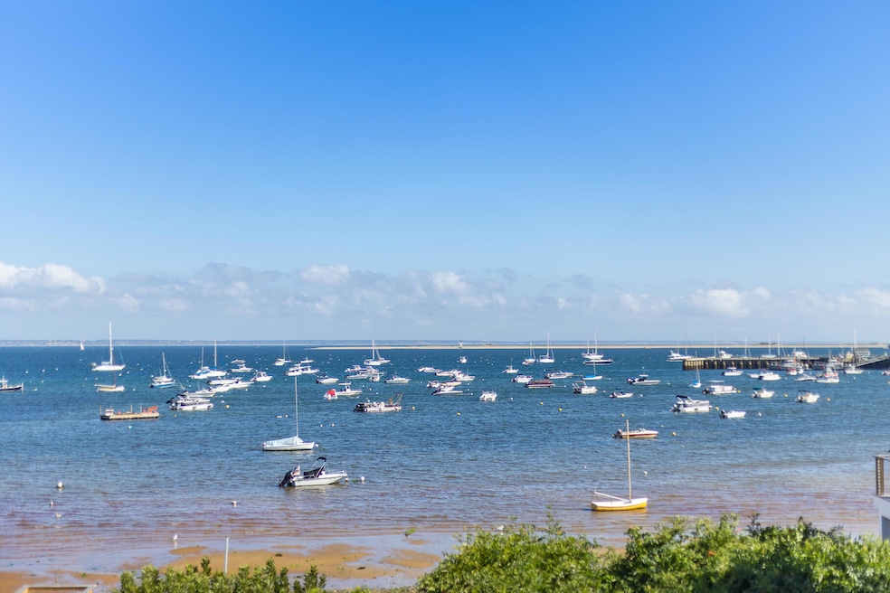 Sold $1,075,000 • Co-Listing Agent