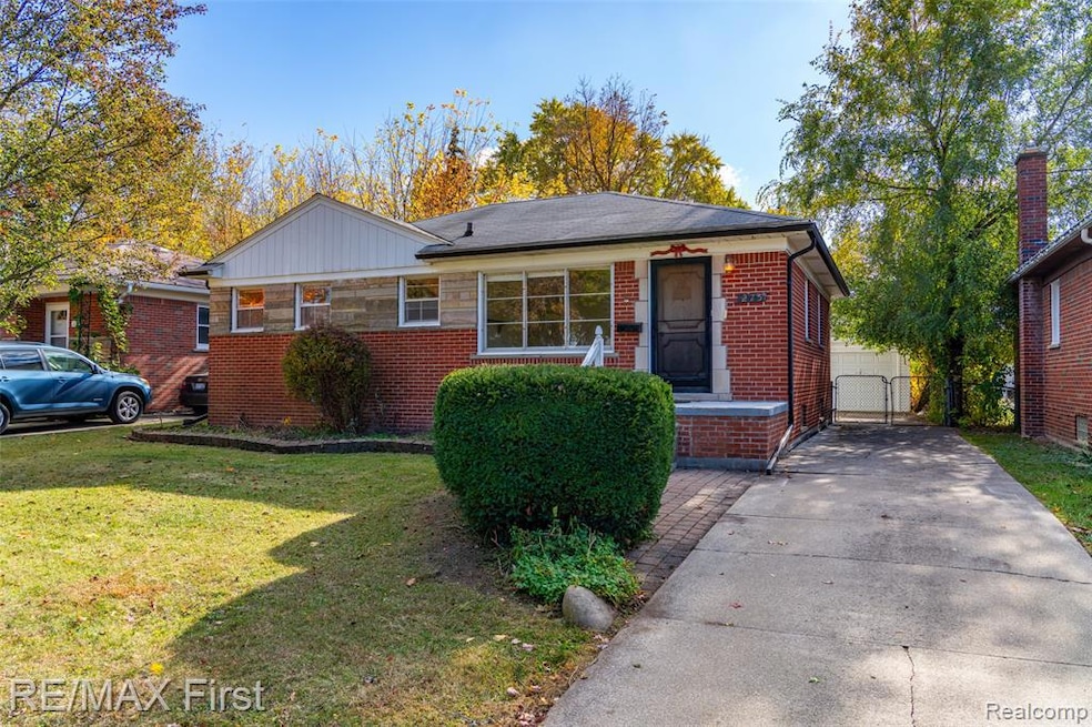 275 Council Ave, Clawson, MI 48017 - photo 1