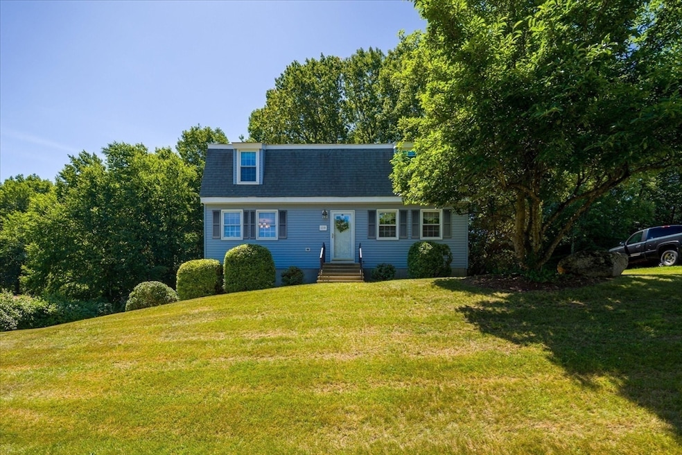 119 Winthrop Ln, Holden, MA 01520 - photo 1