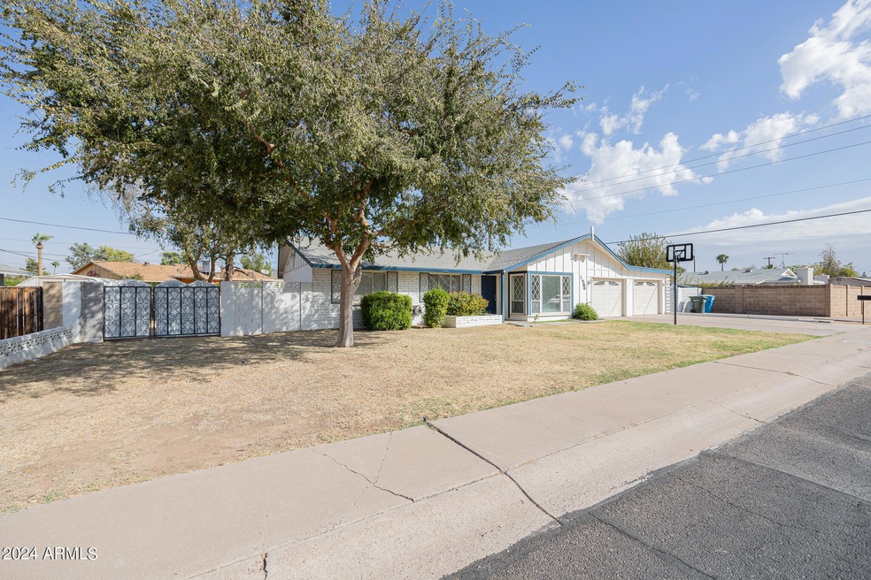 1566 W Lawrence Ln, Phoenix, AZ 85021 - photo 1