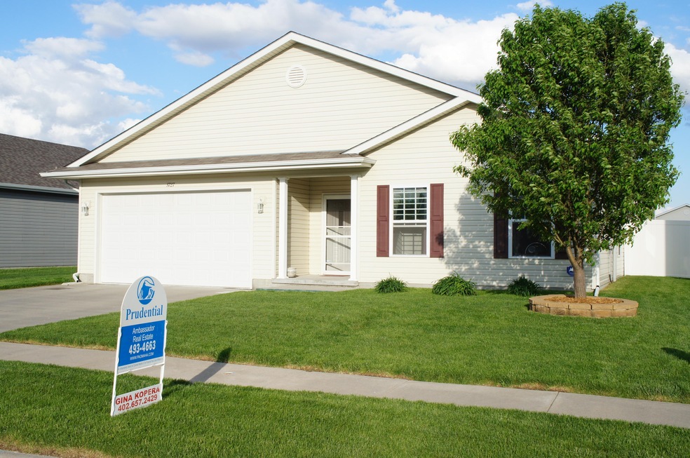 5727  Merlin Lane