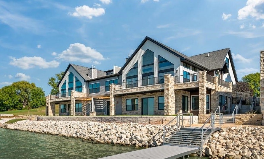 Under Contract $779,900