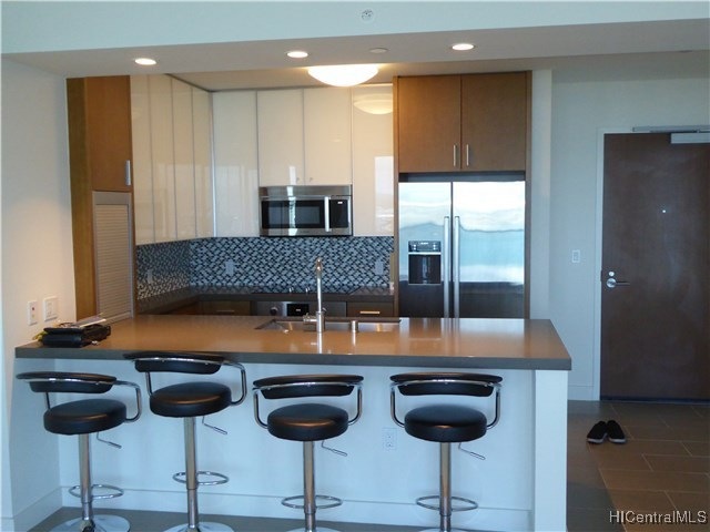 Kitchen/Dining Area