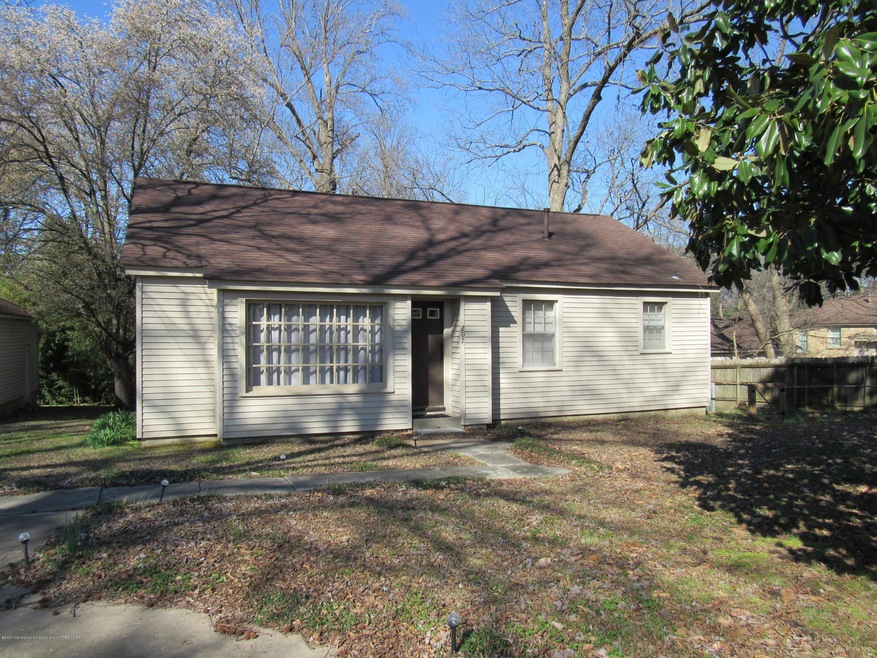 202 E Robinson St, Hernando, MS 38632 - photo 1