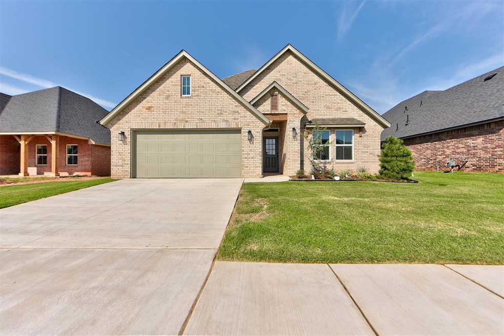 3405 Slate River Dr, Yukon, OK 73099 - photo 1