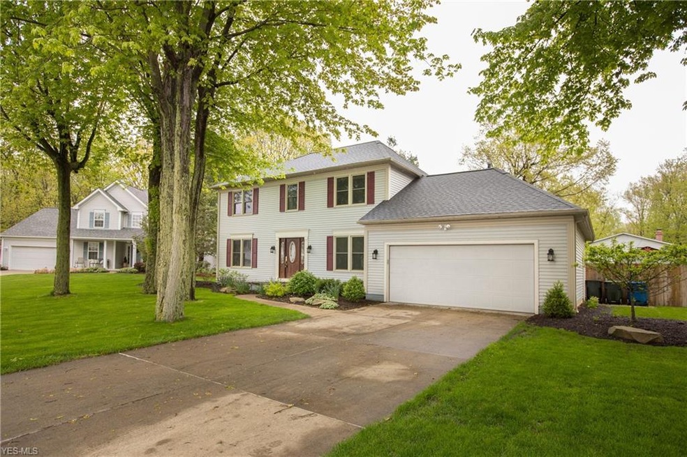 785 Hollyview Dr, Sheffield Lake, OH 44054 - photo 1