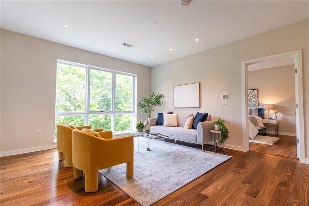 Sold $900,000 • Co-Listing Agent