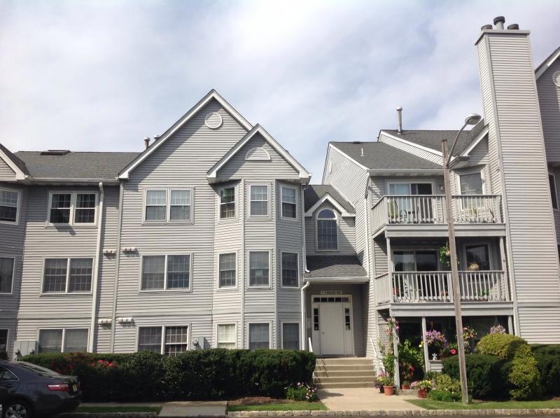 8 Boulder Dr, Woodland Park, NJ 07424 - photo 1