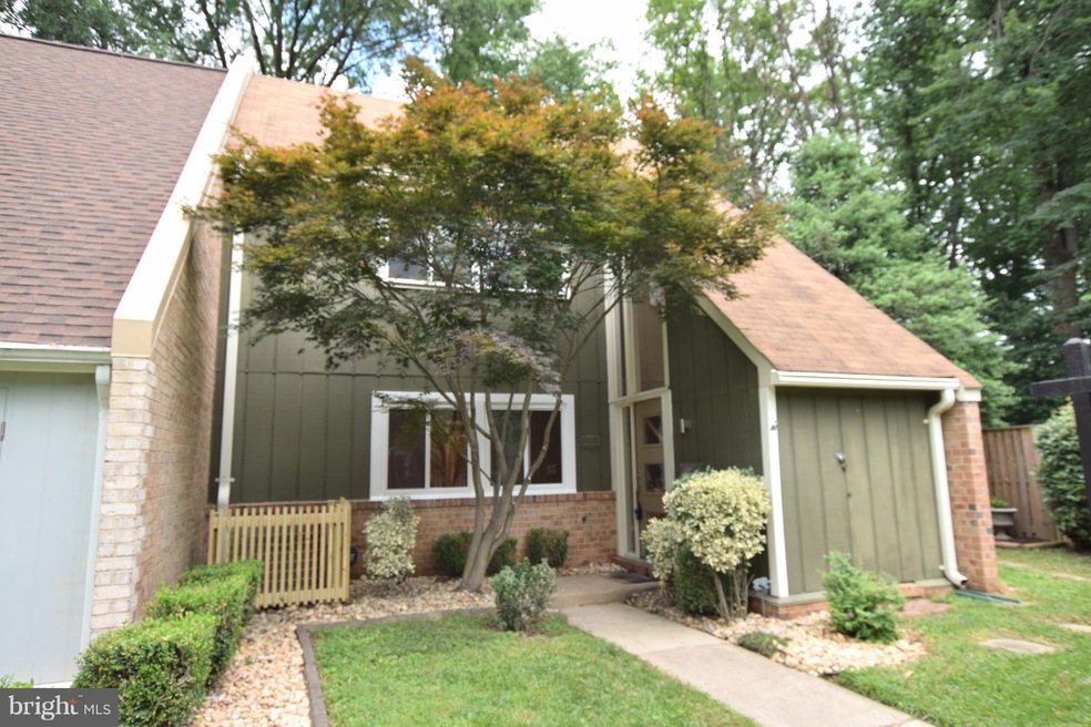 11122 Forest Edge Dr, Reston, VA 20190 - photo 1