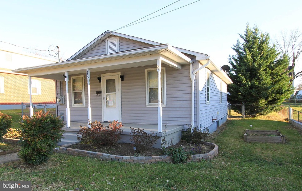 113 W 4th Ave, Ranson, WV 25438 - photo 1