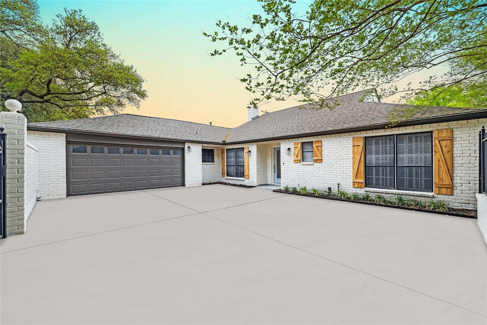 10010 Locke Ln, Houston, TX 77042 - photo 1