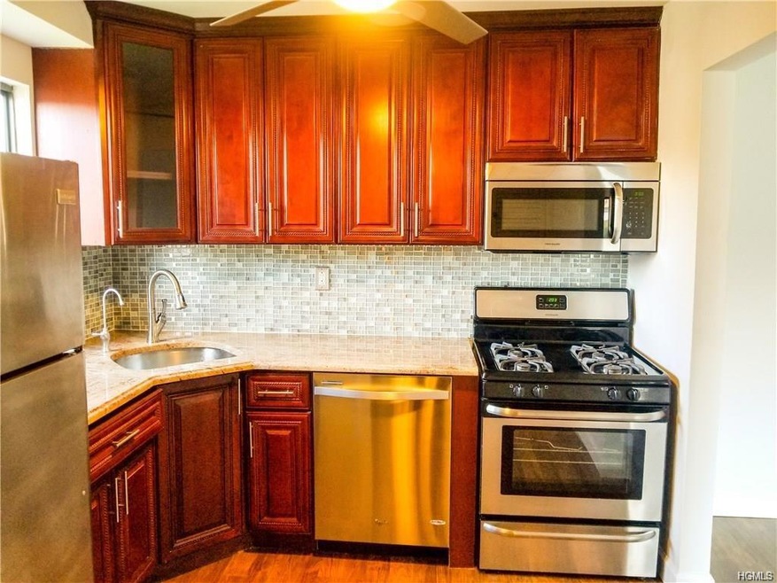 488 Country Club Ln, Pomona, NY 10970 - photo 1