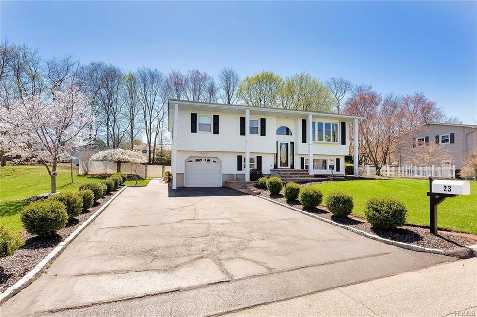 23 Southpark Dr, Garnerville, NY 10923 - photo 1