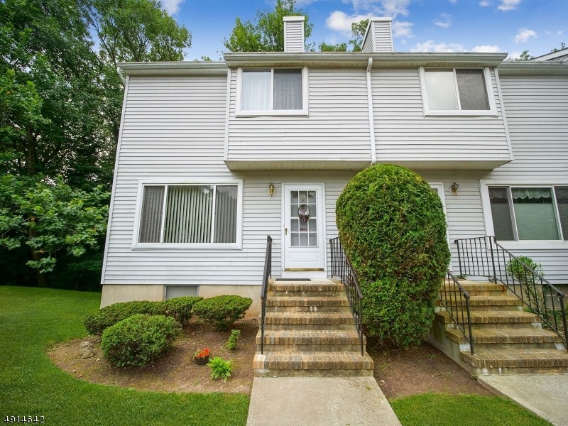 9 Westbrook Ct, Roselle, NJ 07203 - photo 1