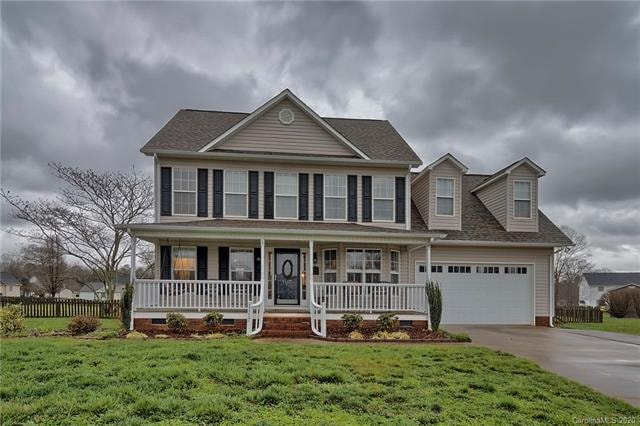 Stunning home sits at the end of a culd-de-sac!