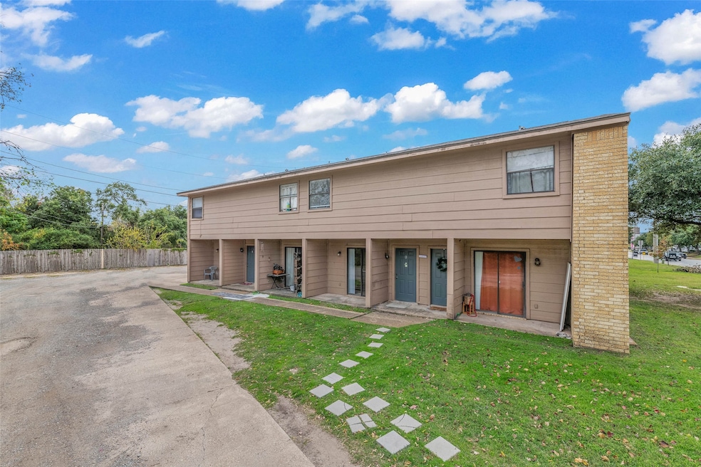 202 Lincoln Ave, College Station, TX 77840 - photo 1