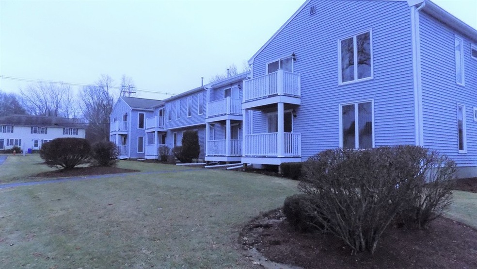 144 Hart St unit 10, Taunton, MA 02780 - photo 1