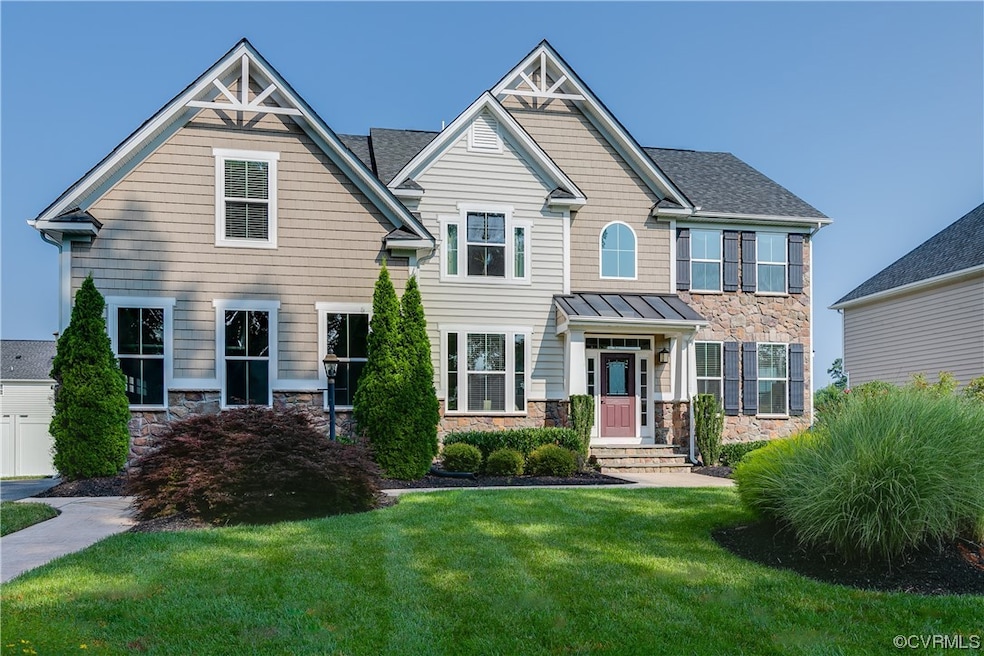 View of front facade with a front lawn