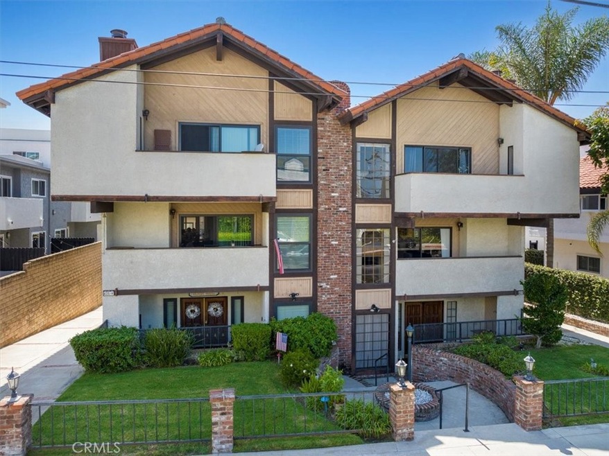 Sold $1,590,000 • Co-Listing Agent