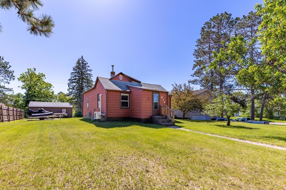 312 SE 2nd Ave, Grand Rapids, MN 55744 - photo 1