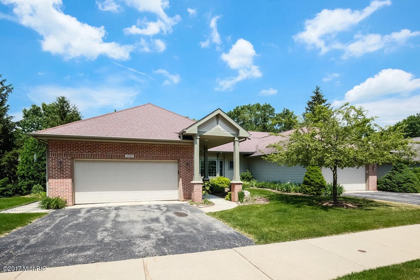 2109 Lamberton Creek Ln NE unit 16, Grand Rapids, MI 49505 - photo 1