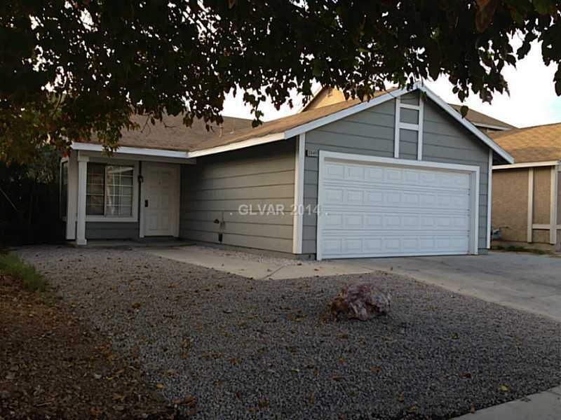 Facade/Exterior Front. Front Yard
