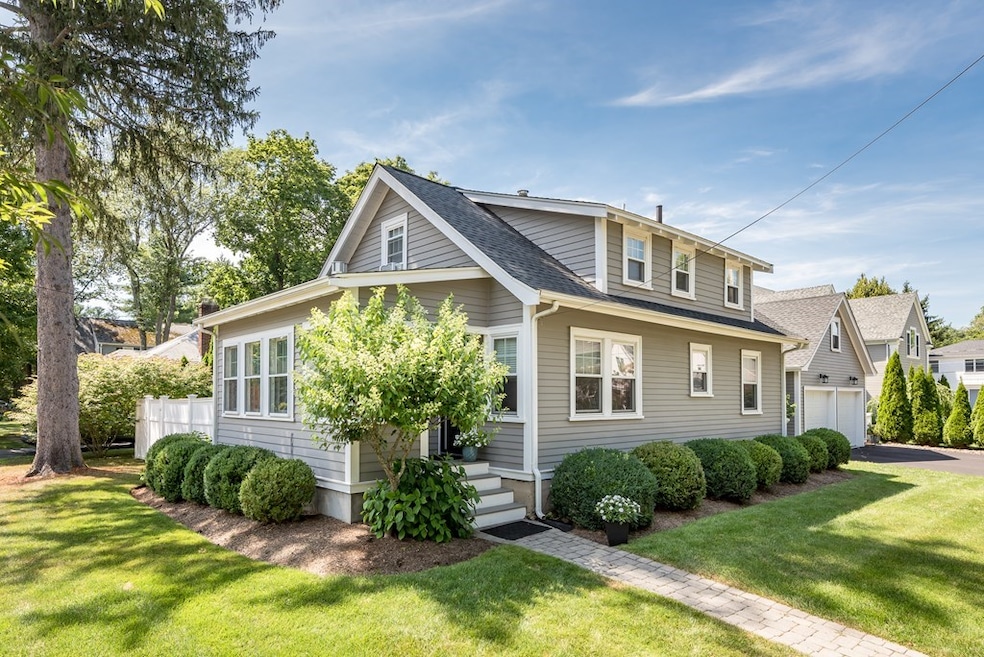 4 Bryn Mawr Rd, Wellesley, MA 02482 - photo 1