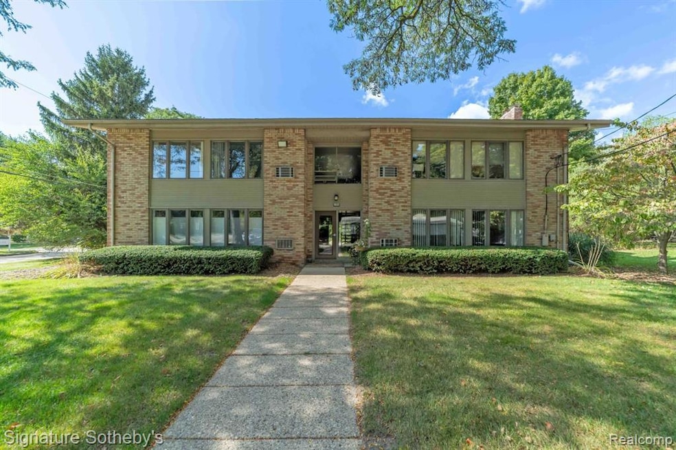 396 Concord Place unit 3, Bloomfield Hills, MI 48304 - photo 1