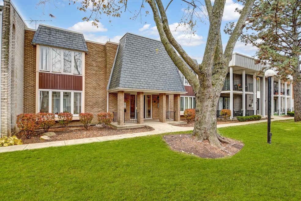 4119 W 98th St unit A, Oak Lawn, IL 60453 - photo 1