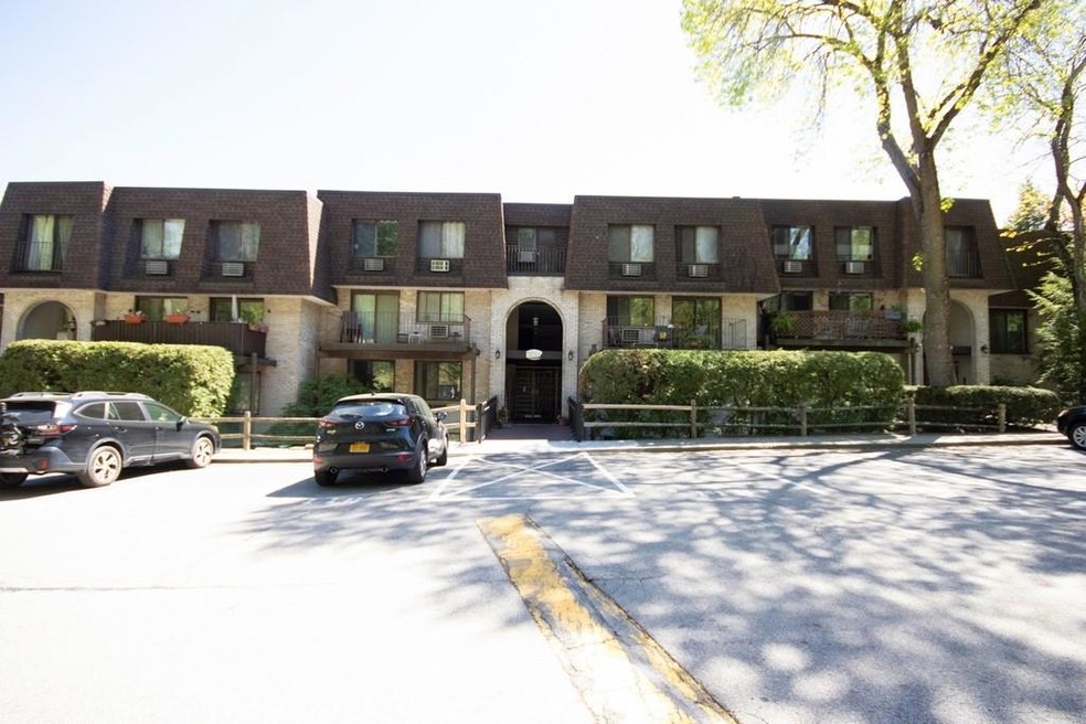 612 Kemeys Ave unit 12, Briarcliff Manor, NY 10510 - photo 1