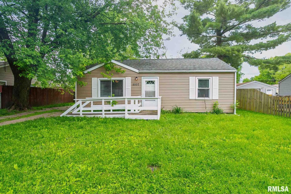 2007 W 70th St, Davenport, IA 52806 - photo 1