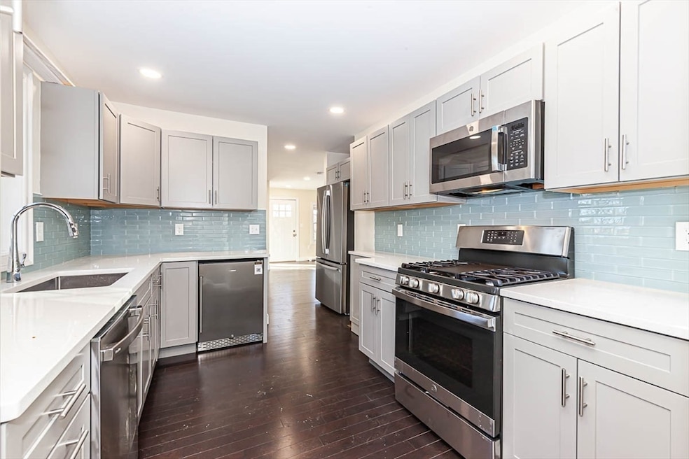 48 Caldwell Rd unit 48, Waltham, MA 02453 - photo 1