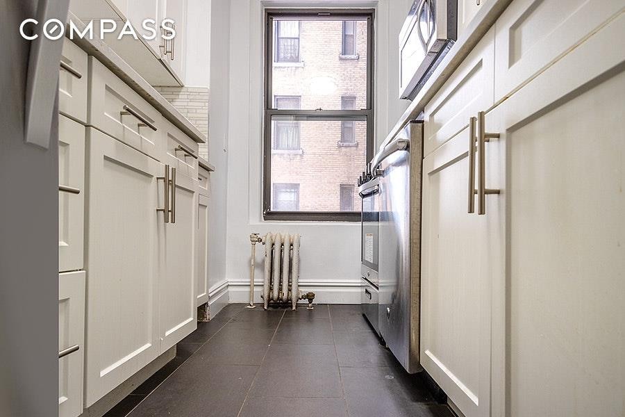 425 Riverside Dr unit 4-H, New York, NY 10025 - photo 1