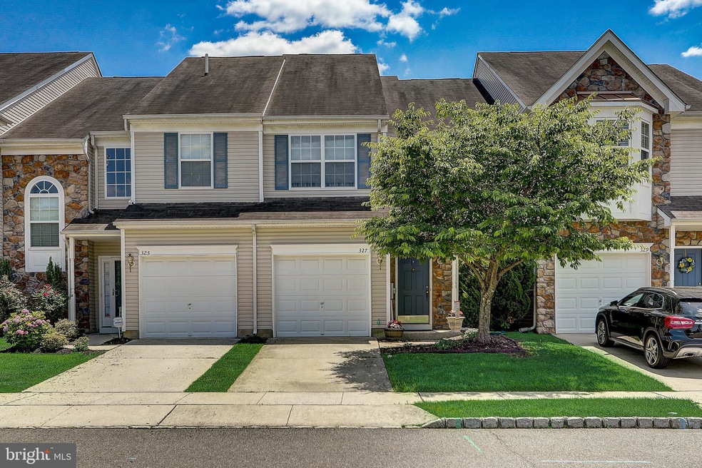 327 Chancellor Dr, Woodbury, NJ 08096 - photo 1