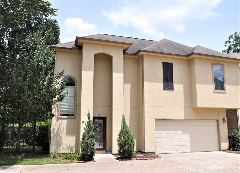 9010 Laverne Park Ln, Houston, TX 77080 - photo 1