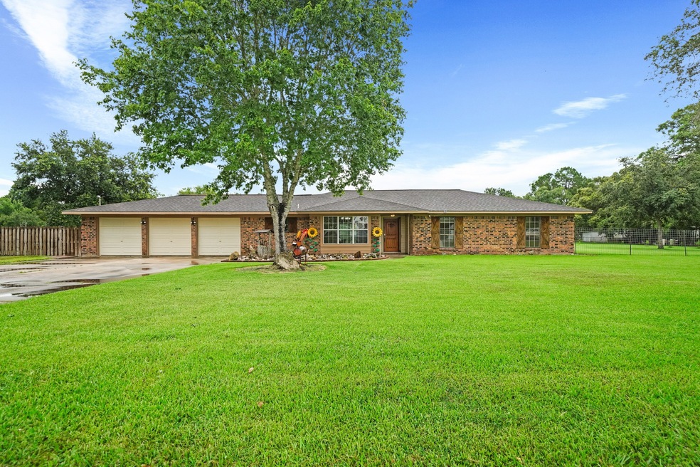 8601 Masters Rd, Manvel, TX 77578 - photo 1