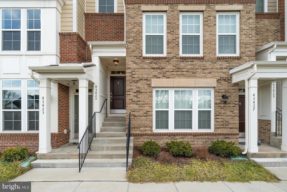 43425 Town Gate Square, Chantilly, VA 20152 - photo 1