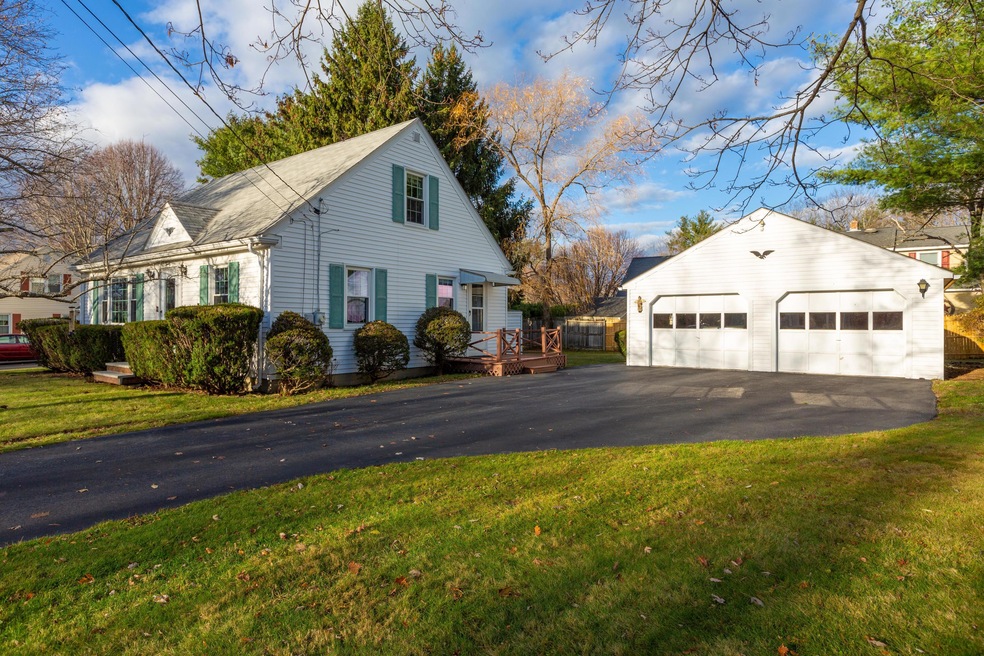 20 Lester Drive_Exterior