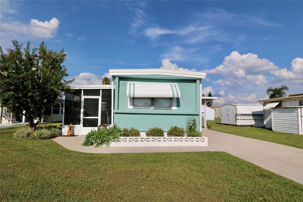 121 W Saint Johns Way, Apollo Beach, FL 33572 - photo 1