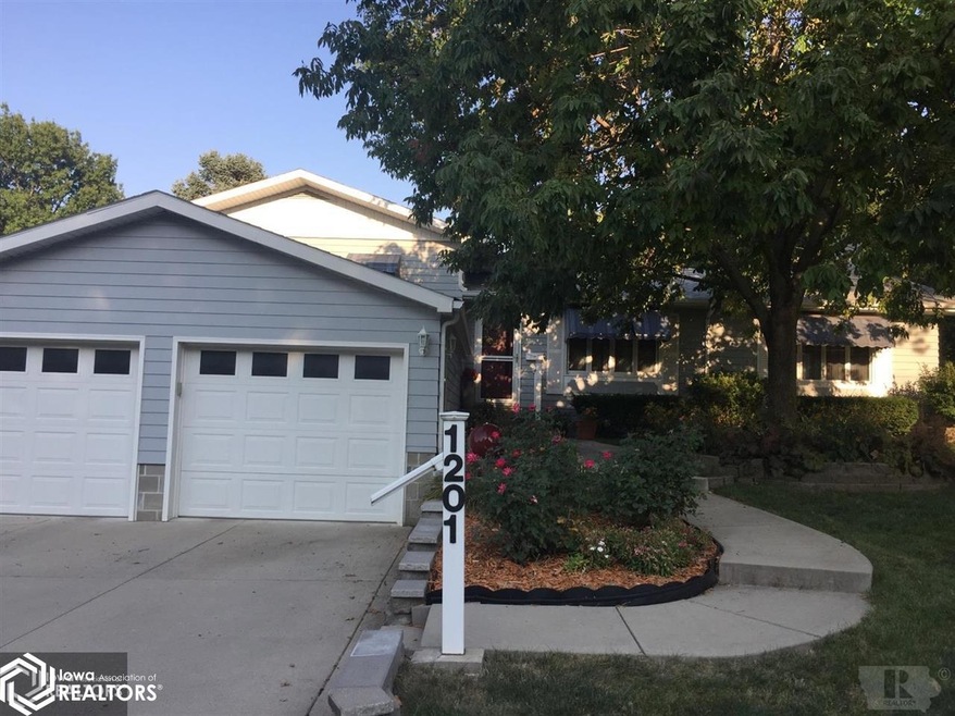 1201 Vista Ave, Shenandoah, IA 51601 - photo 1