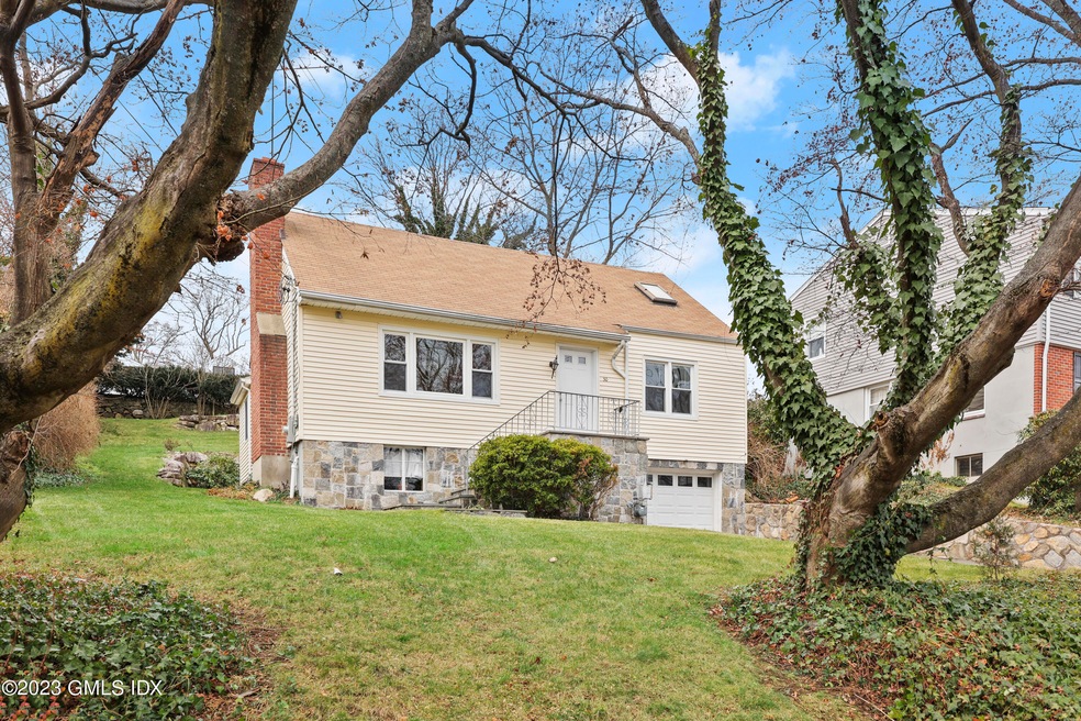 30 Perna Ln, Riverside, CT 06878 - photo 1