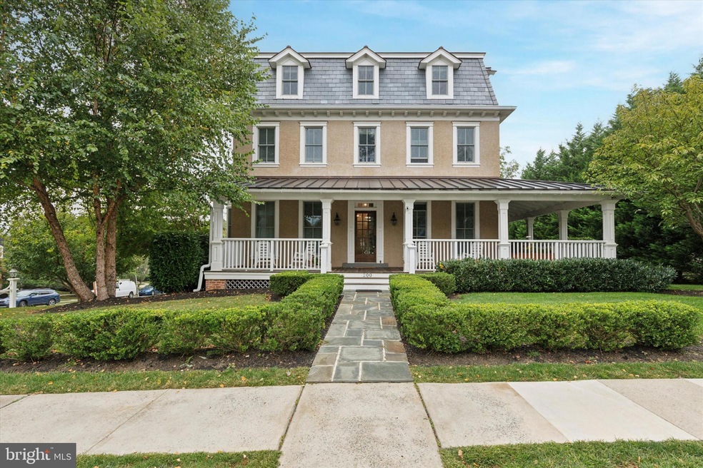 200 W Wayne Ave unit 4, Wayne, PA 19087 - photo 1