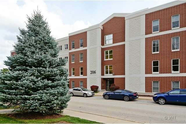206 N Water St unit 201, Batavia, IL 60510 - photo 1